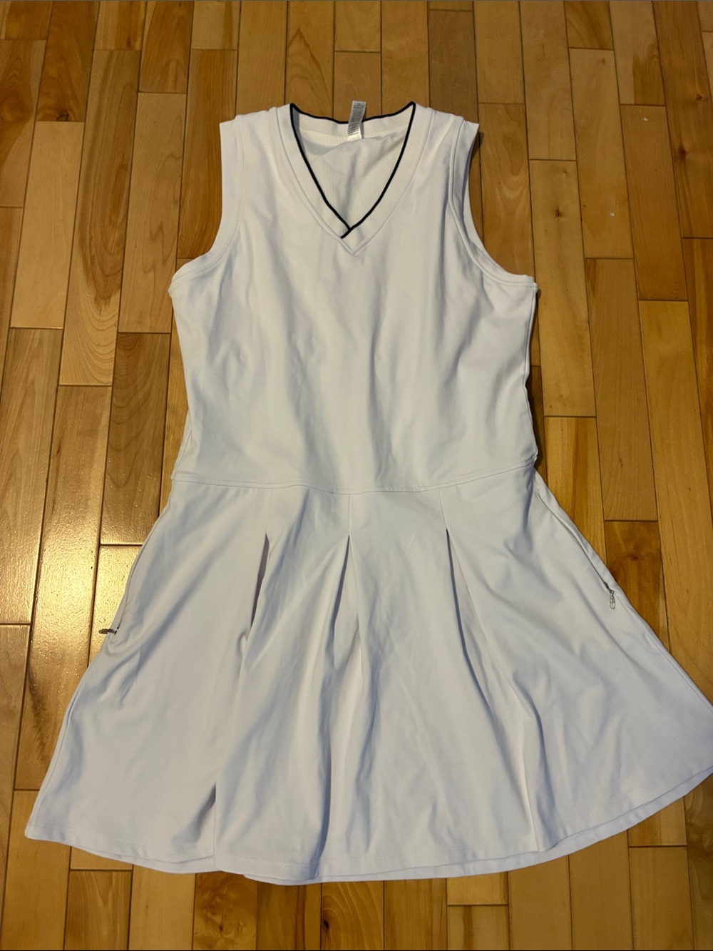 Kyodan White Sleeveless V-Neck Tennis/Golf Dress with Black Trim